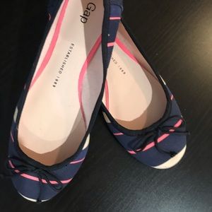 Never worn Gap Ballet Flats